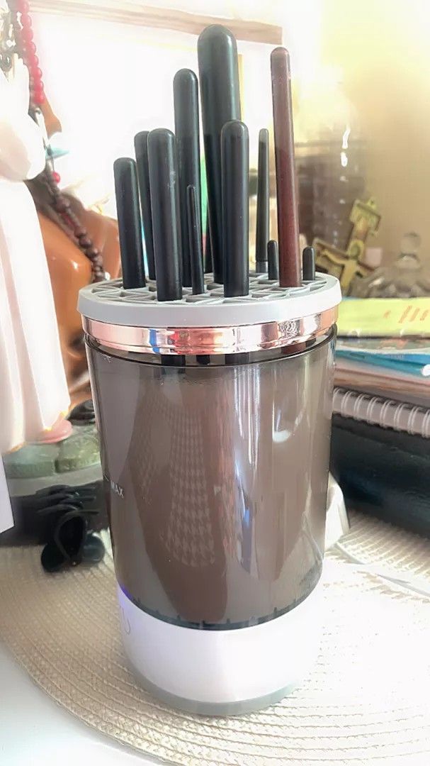 CleanMakeup, zariadenie na čistenie a skladovanie štetcov na make-up - Image 9