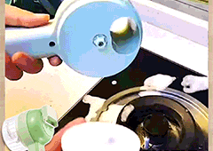 Akumulátorový elektrický sekáčik a krájač má 2 praktické misky