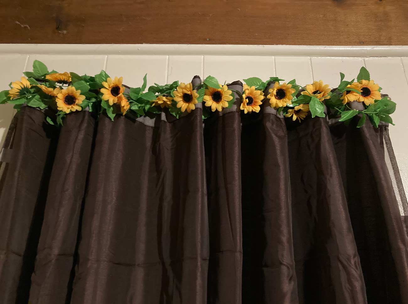 GarlandSunflower, umelá slnečnicová girlanda s prírodným vzhľadom (2 kusy) - Image 9
