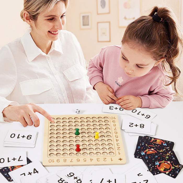 Stolná hra ponúka 2 rôzne herné režimy!