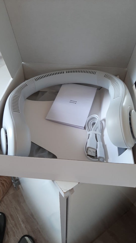 NeckFan, prenosný ventilátor, ktorý si môžete zavesiť na krk - Image 10