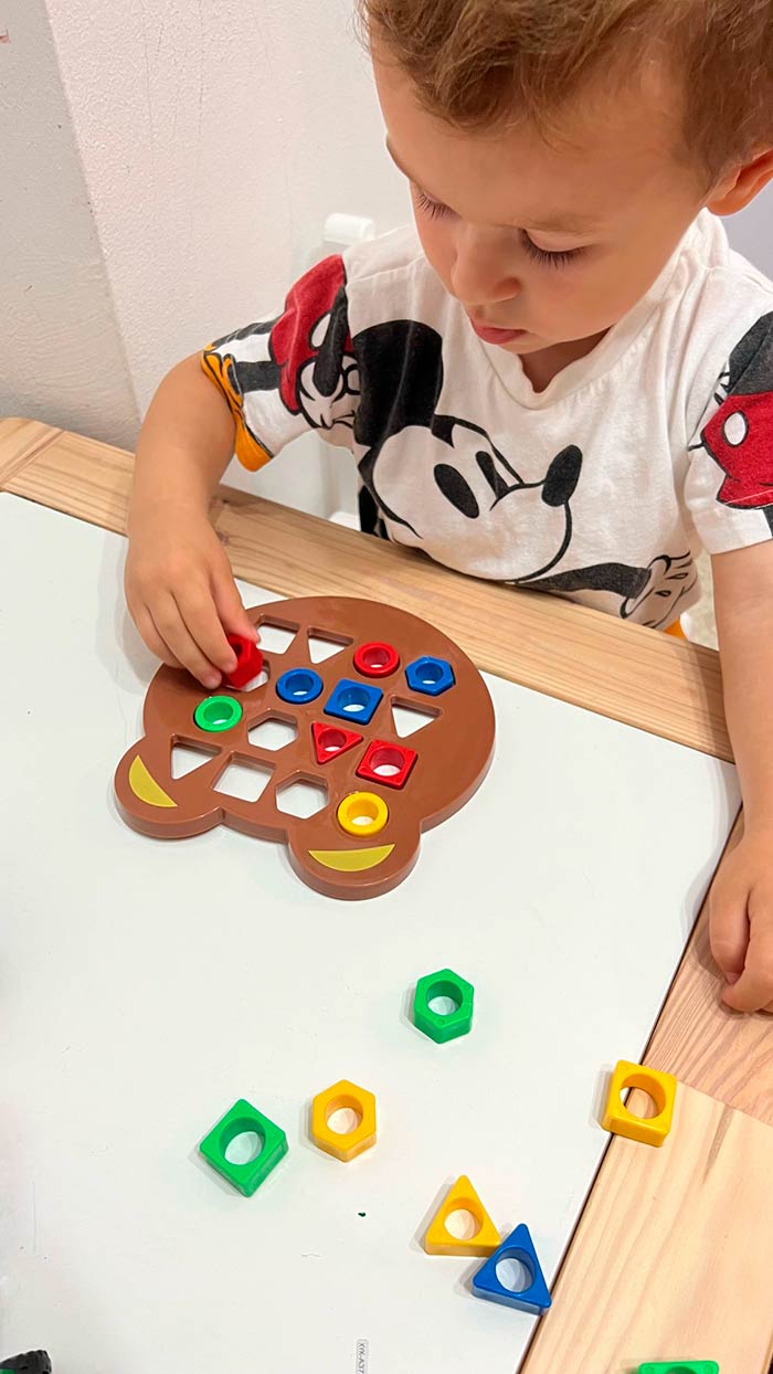 ShapeMatchingGame, detská stolová hra, v ktorej sa deti učia o tvaroch a farbách - Image 10